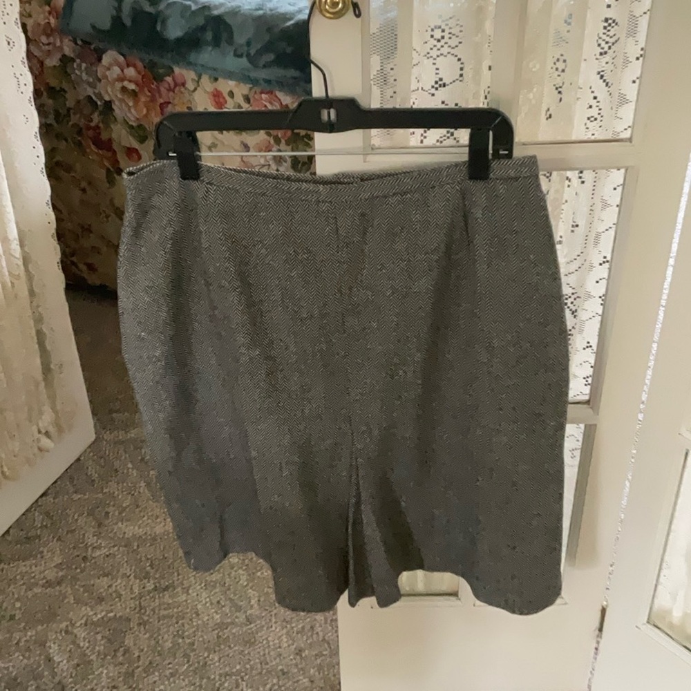 LEVINE CLASSICS BLACK & GRAY PLEATED HERRINGBONE SKIRT-SIZE 16